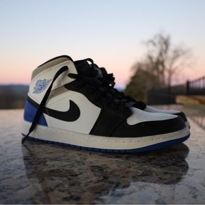 blue- royal black toe jordan 1 mid size 11.5 men